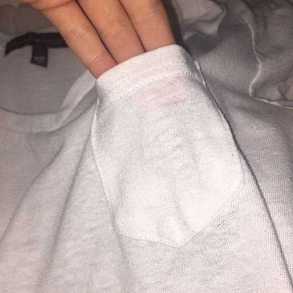 White tee with pocket - Picture 2 of 2